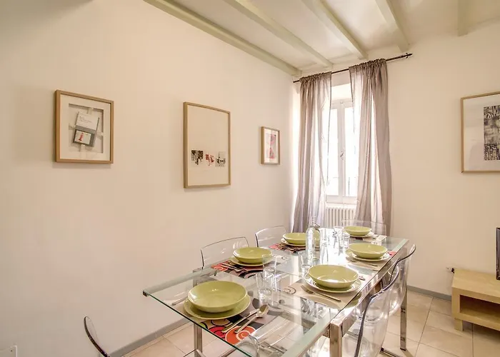 Three Bedroom Campo Dei Fiori דירה *